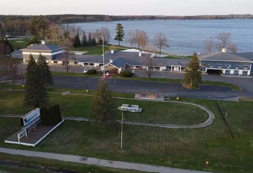 Lake Cadillac Resort
