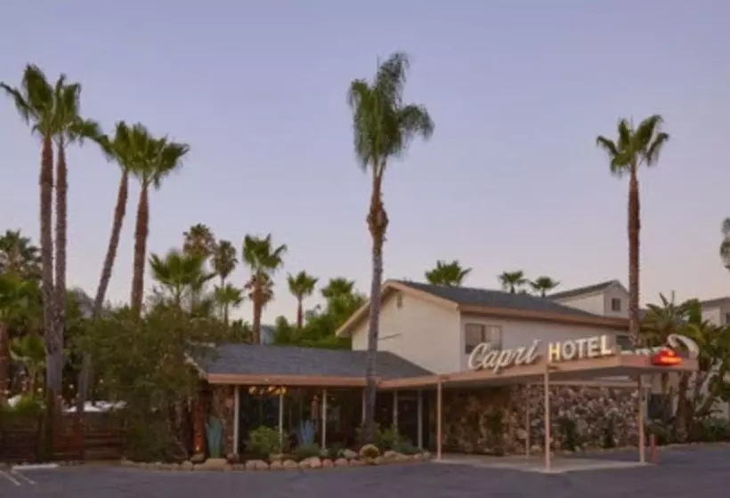 Мотель The Capri