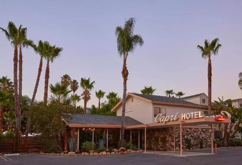 Мотель The Capri