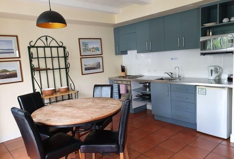 The Bruce Waterfront Apartments By Avi