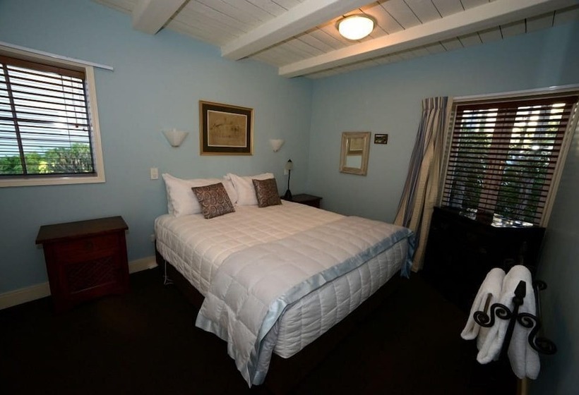 The Bruce Waterfront Apartments By Avi