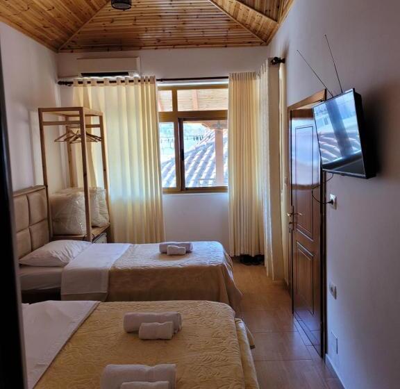 膳宿费 Nako Guest House Bar&restaurants