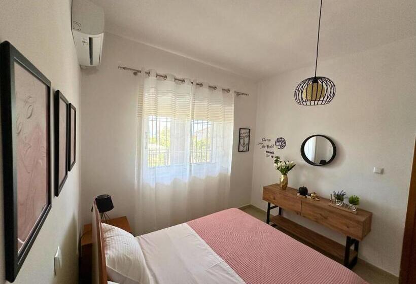 پانسیون Viewtopia House