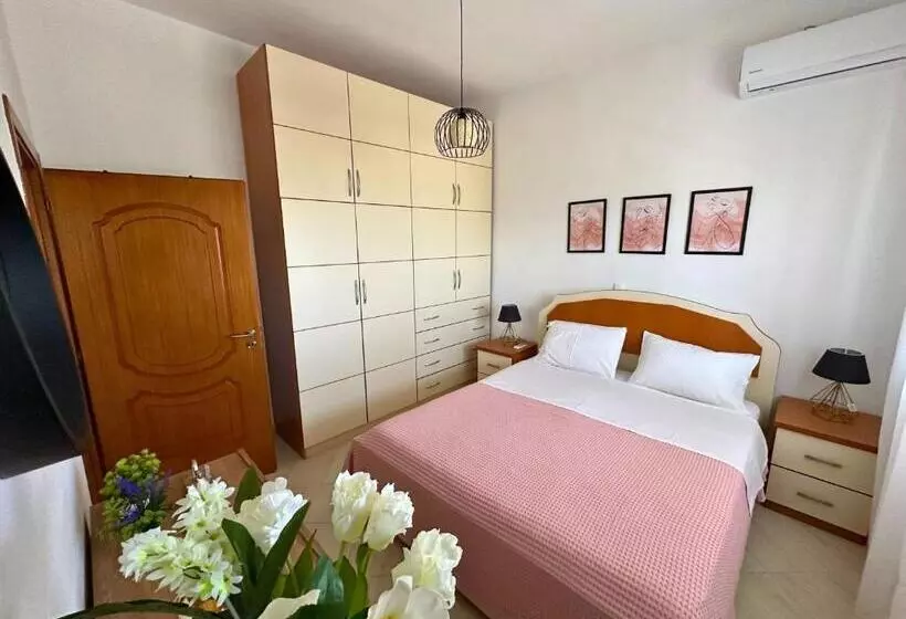 پانسیون Viewtopia House