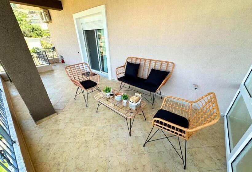 پانسیون Viewtopia House