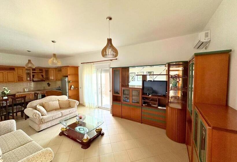 پانسیون Viewtopia House