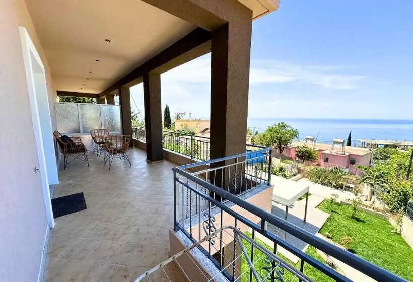 پانسیون Viewtopia House