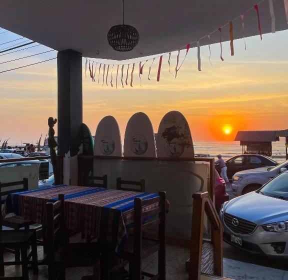 بنسيون Totora Surf Hostel
