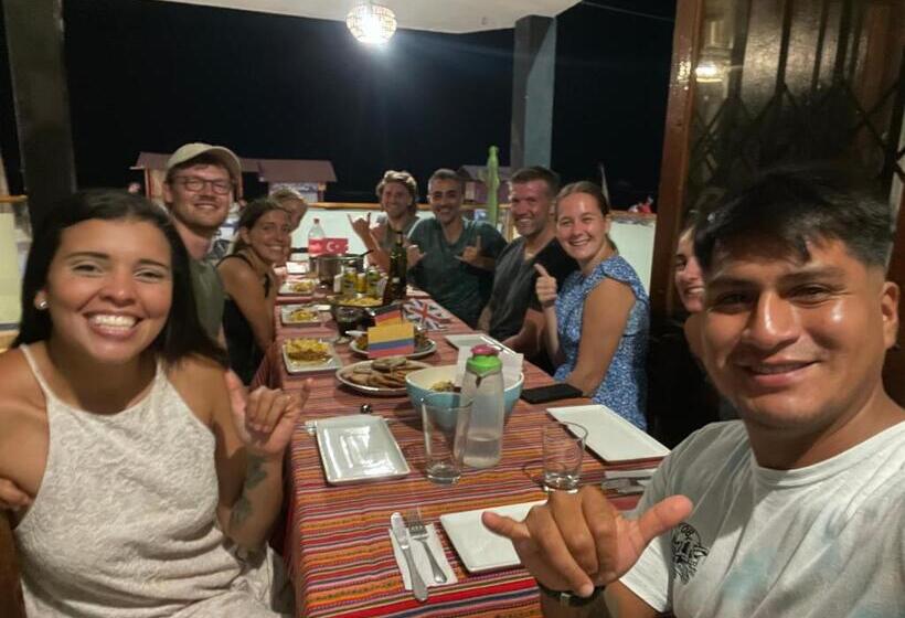 بنسيون Totora Surf Hostel