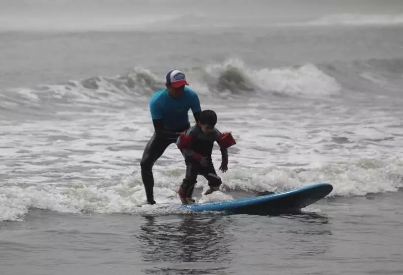 ペンション Totora Surf Hostel