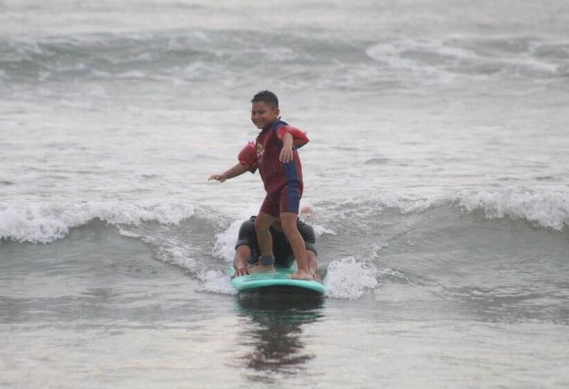 بنسيون Totora Surf Hostel