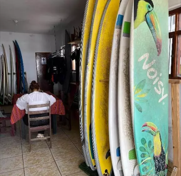 ペンション Totora Surf Hostel