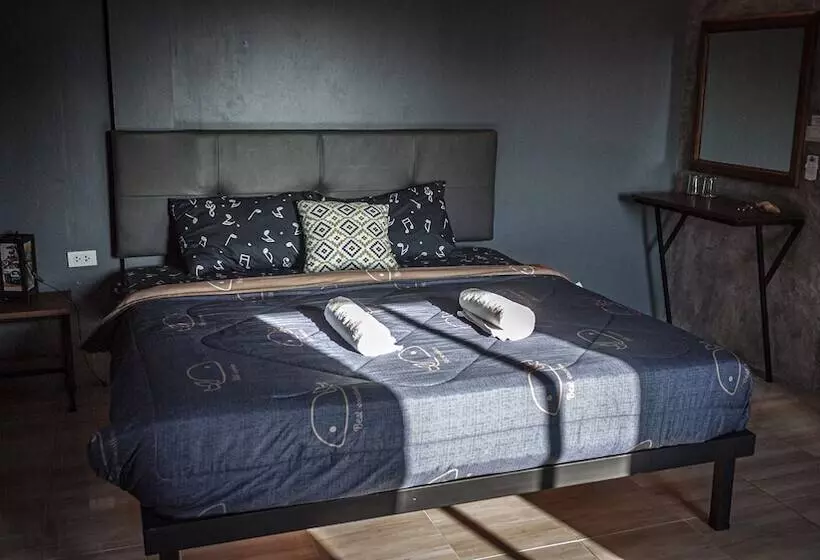 Yim Hostel Co. Ltd.   Adults Only