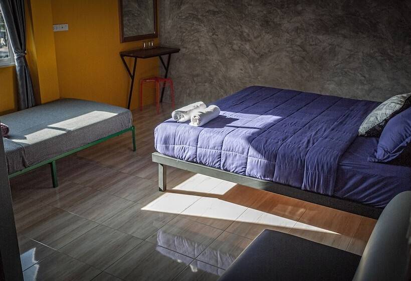 Yim Hostel Co. Ltd.   Adults Only