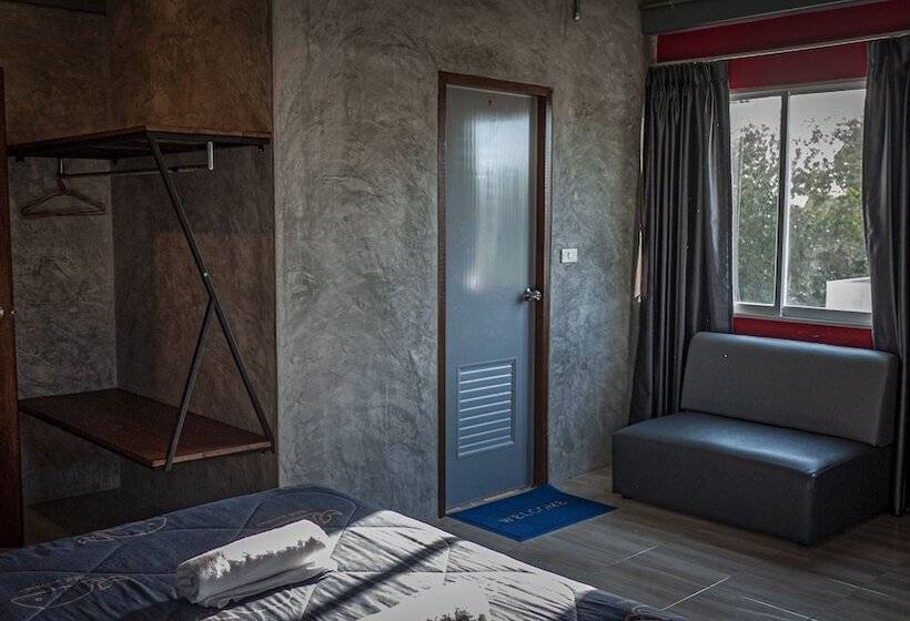 Yim Hostel Co. Ltd.   Adults Only