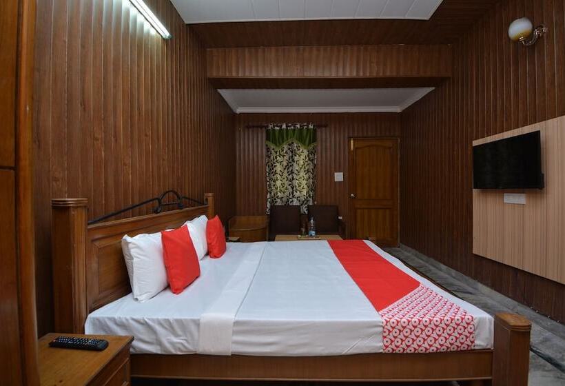 Отель Oyo 40230  Royal Palace