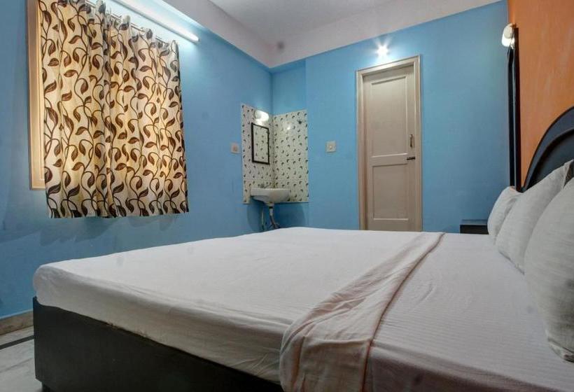 בית מלון כפרי Spot On 39787 Radha Krishna Deluxe Lodge