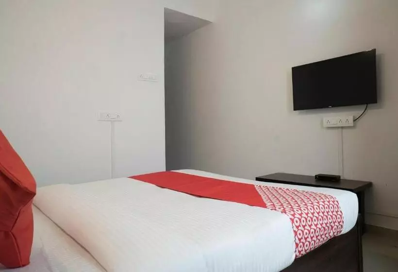 Super Hotel O Rvc Hospitality Near Pune Airport