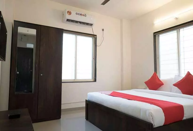 Super Hotel O Rvc Hospitality Near Pune Airport