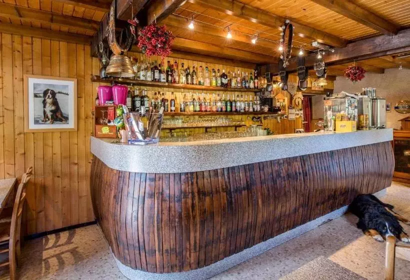 Majatalo Restaurant Gautard Chambres D Hôtes Les Tavaillons