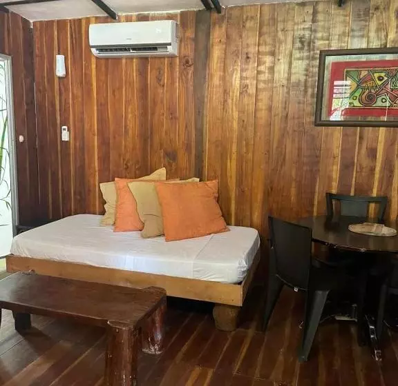 Retkeilymaja Beach Cabinas