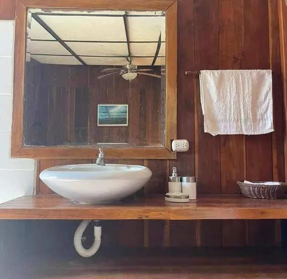 Retkeilymaja Beach Cabinas