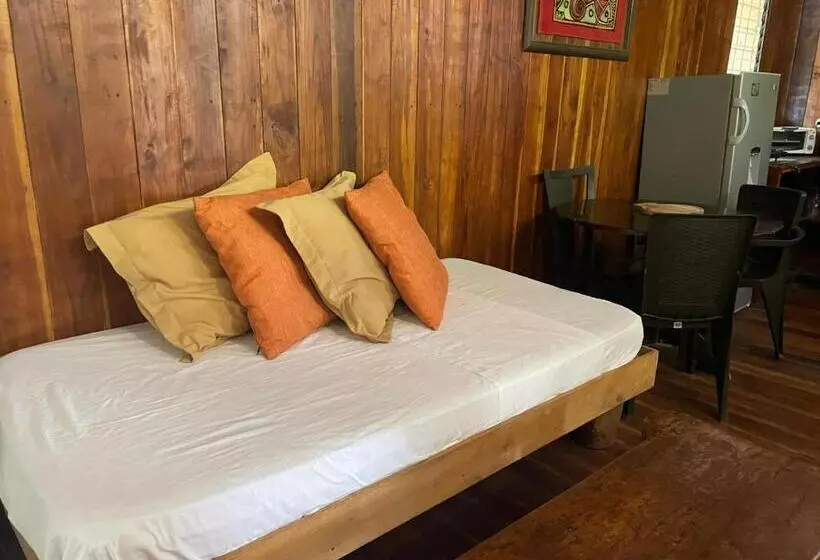 Retkeilymaja Beach Cabinas