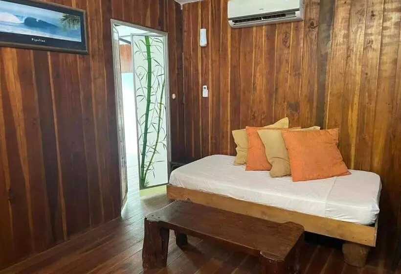 Retkeilymaja Beach Cabinas