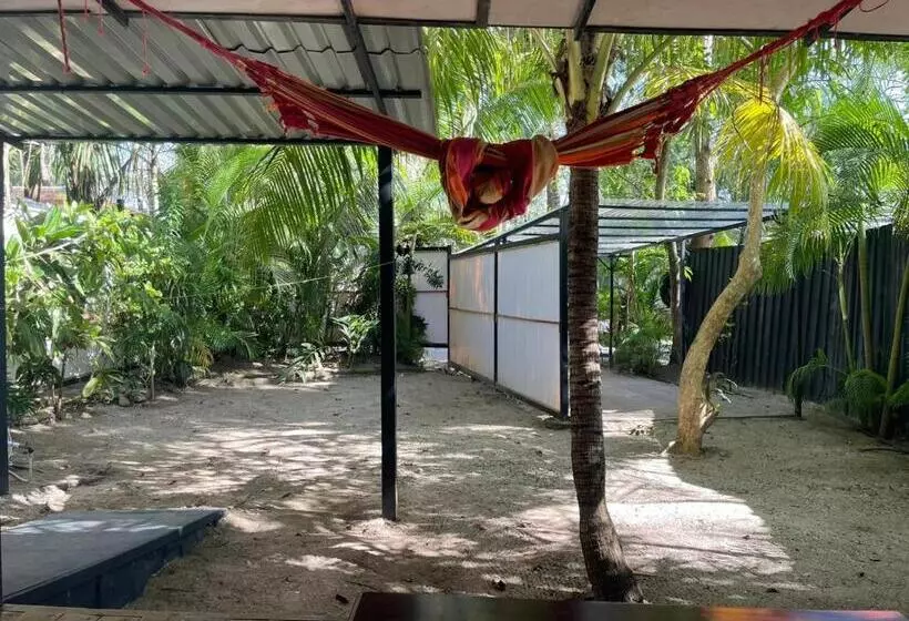 Retkeilymaja Beach Cabinas