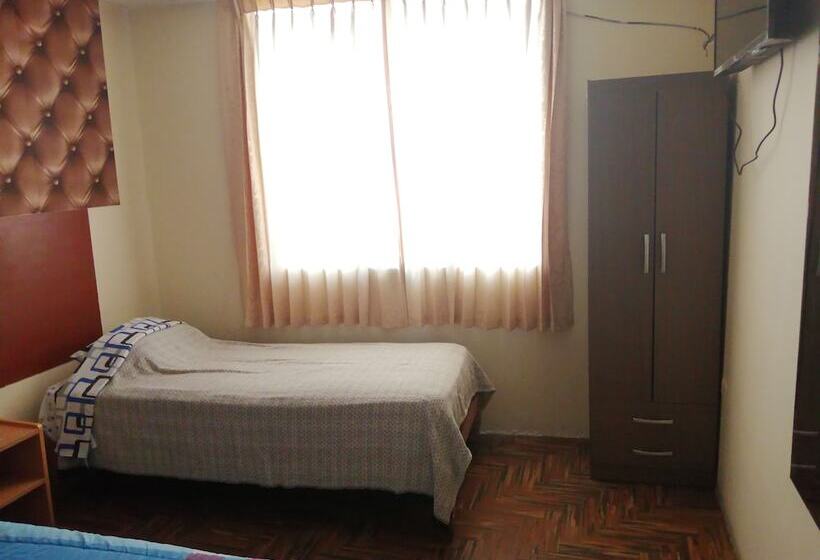 پانسیون Hostal El Padrino