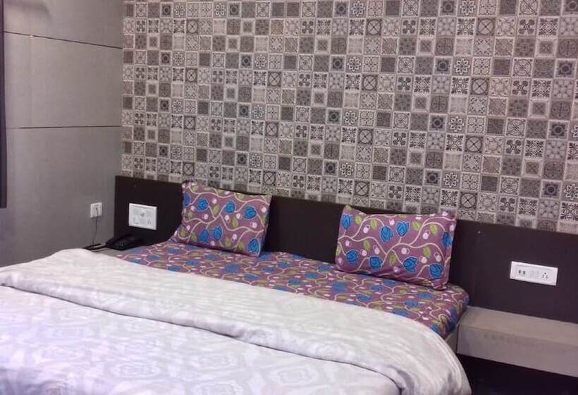 ホテル Sharmin Rose Bungalow By Sky Stays