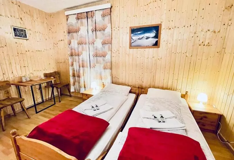 ホテル Weisses Rössli