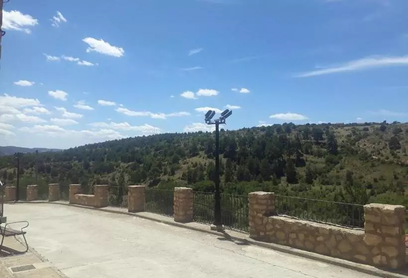 پانسیون Hostal De Montaña Ojos Del Cabriel