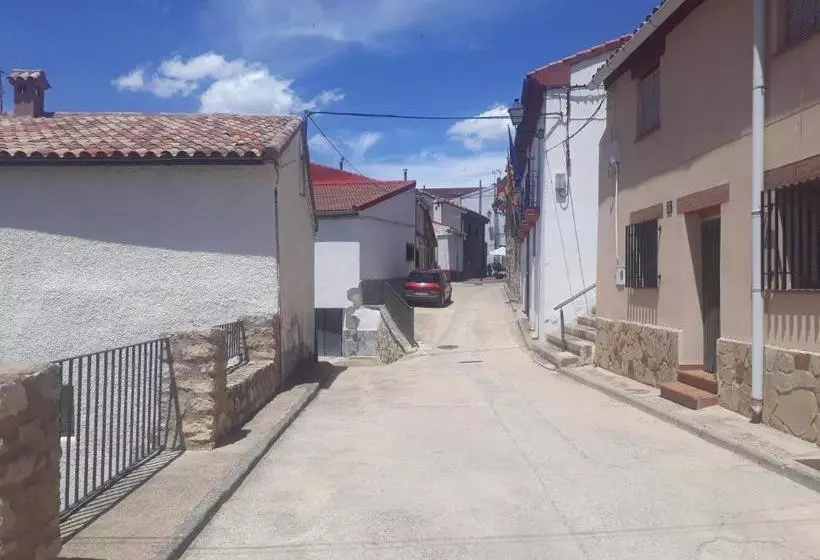 پانسیون Hostal De Montaña Ojos Del Cabriel