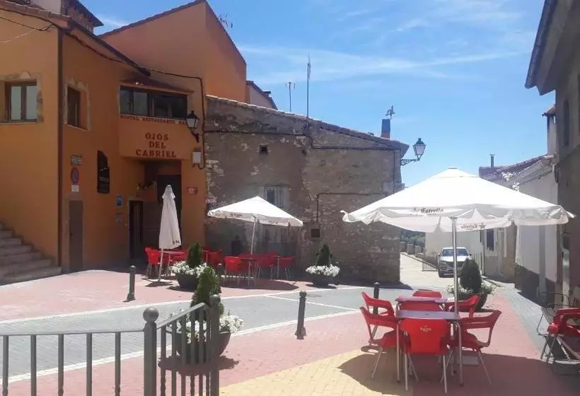 پانسیون Hostal De Montaña Ojos Del Cabriel