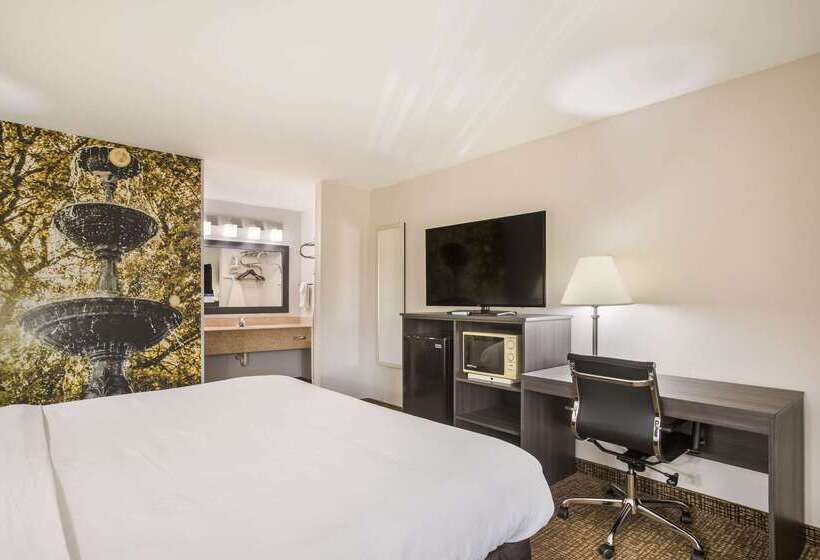 호텔 Clarion Pointe Forsyth I75