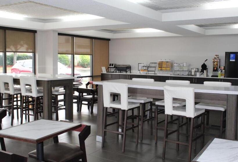 호텔 Clarion Pointe Forsyth I75