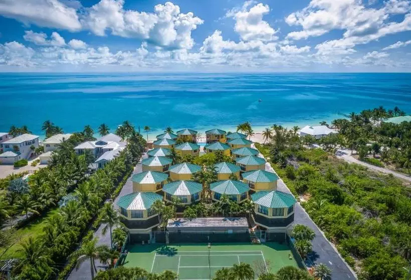 هتل Coco Plum Beach & Tennis Club & Marina