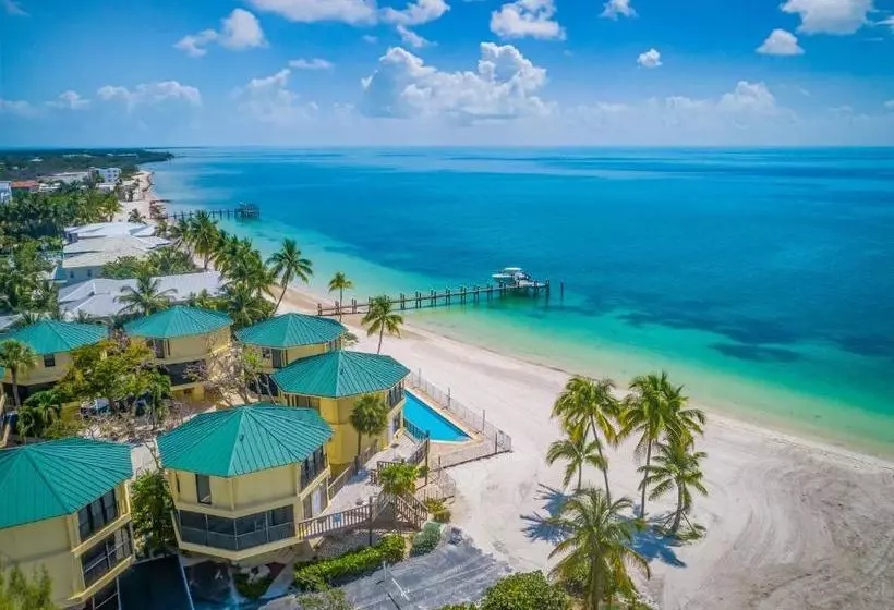 هتل Coco Plum Beach & Tennis Club & Marina