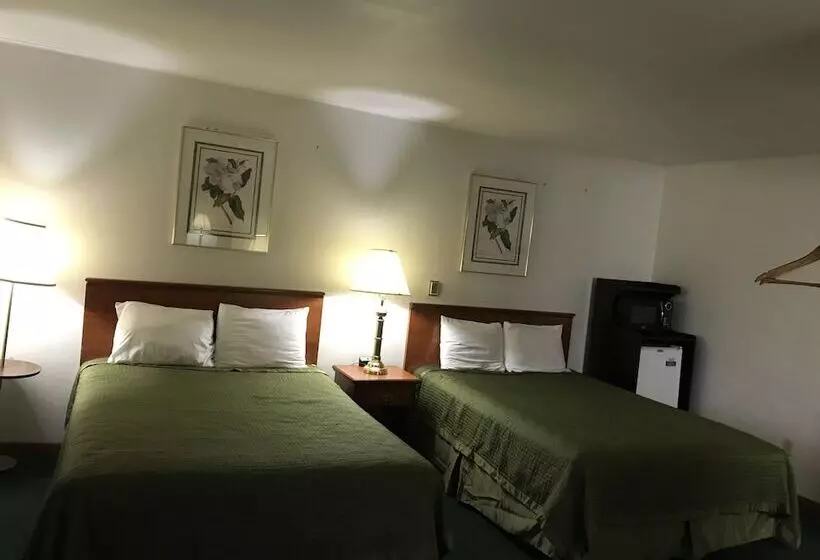 Отель Colonial Inn Dyersville