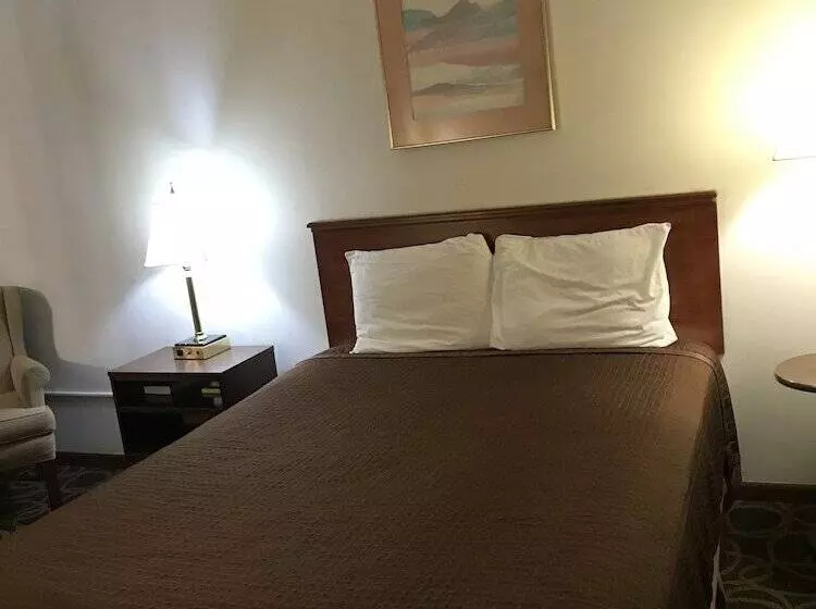 Отель Colonial Inn Dyersville