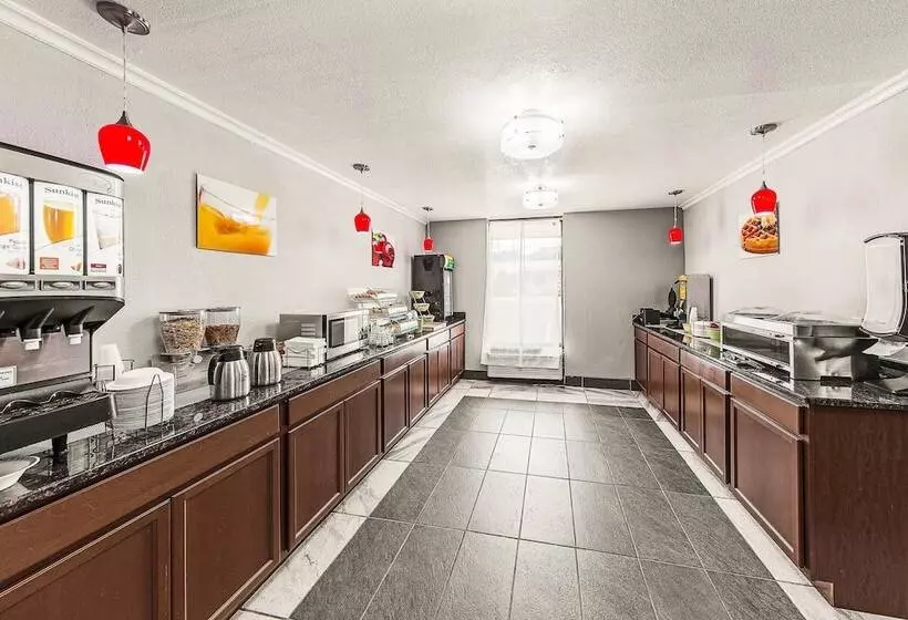 Отель Quality Inn