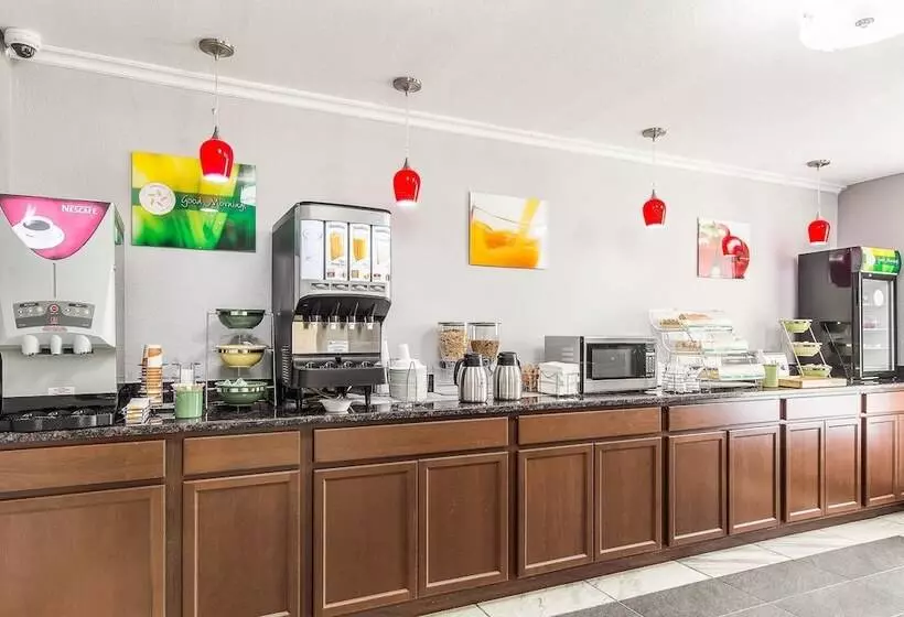 Отель Quality Inn