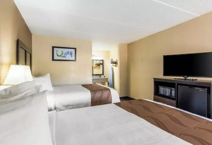 Отель Quality Inn