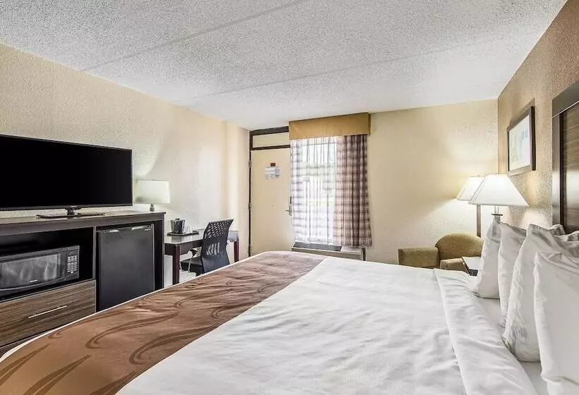Отель Quality Inn