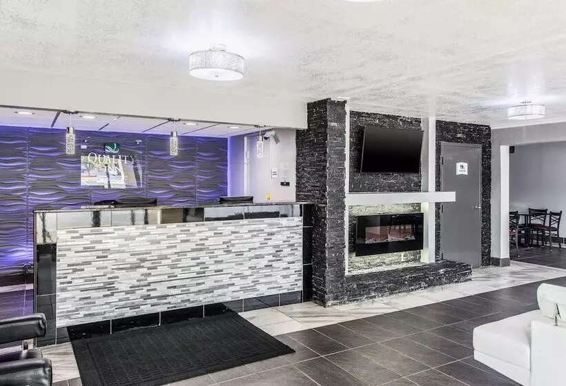 Отель Quality Inn
