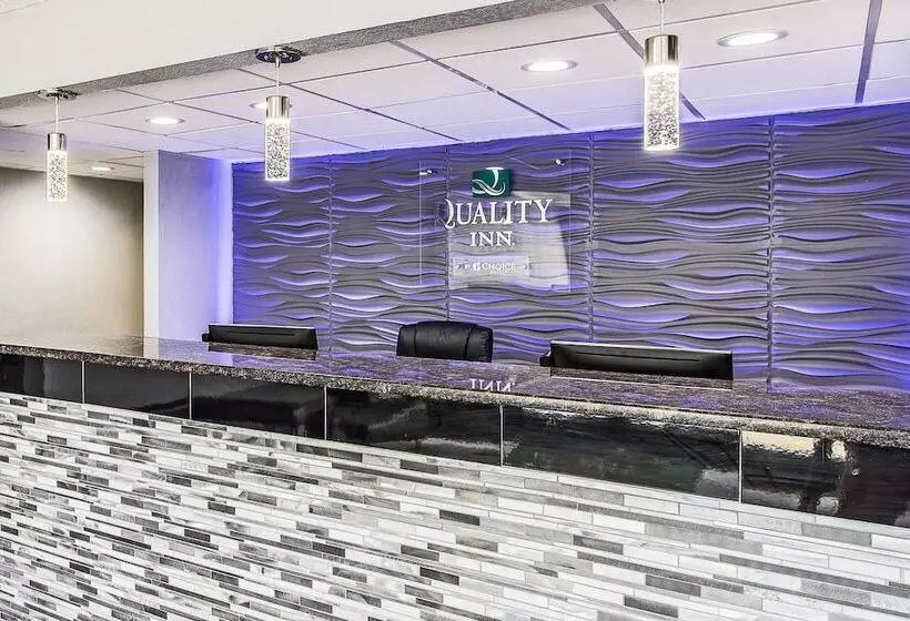 Отель Quality Inn