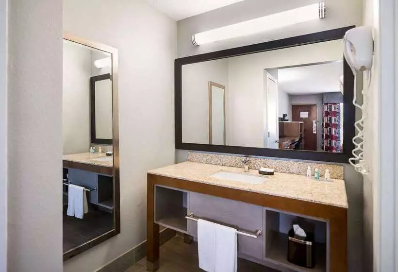 هتل Quality Inn Near Parc Natchitoches