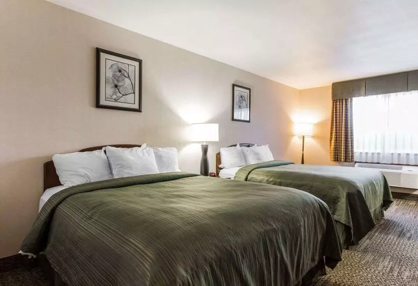 Отель Quality Inn & Suites Stoughton  Madison South