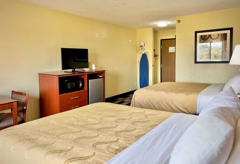 Szálloda Quality Inn & Suites Wisconsin Dells Downtown   Waterparks Area